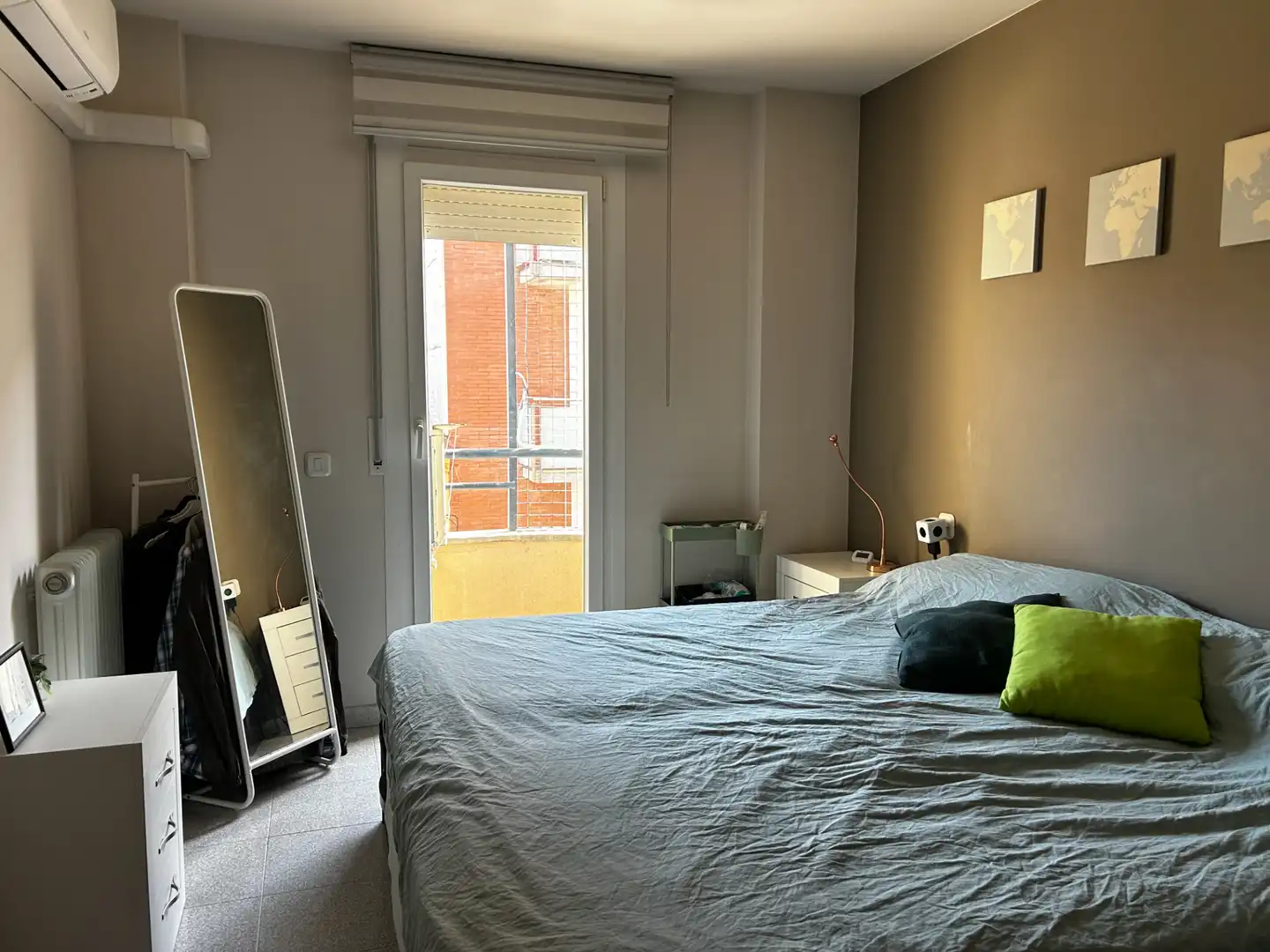 Dormitori de Pis en venda en Girona amb Aire condicionat, Calefacció i Terrassa