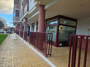 Local comercial en venda a Avenida Alfonso Diaz de Bustamante y Quijano
