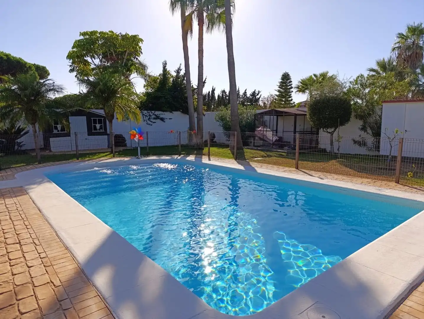 Piscina de Casa o xalet en venda en Chiclana de la Frontera amb Aire condicionat, Jardí privat i Traster