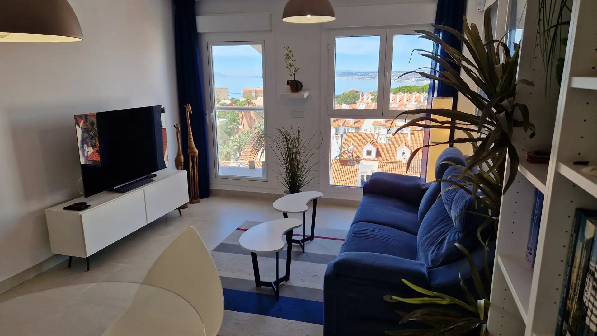 Sala d'estar de Àtic en venda en Estepona amb Terrassa, Piscina i Piscina comunitària
