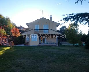 Exterior view of House or chalet for sale in San Agustín del Guadalix  with Air Conditioner, Heating and Private garden