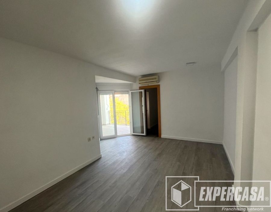 Sala d'estar de Pis de lloguer en  Valencia Capital amb Aire condicionat, Calefacció i Parquet