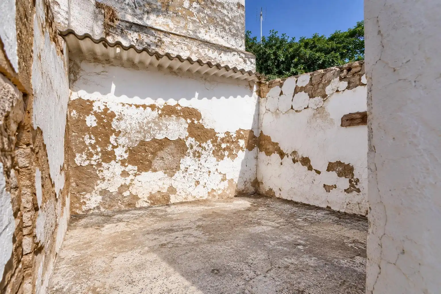 Vista exterior de Residencial en venda en Sanlúcar la Mayor, Sevilla