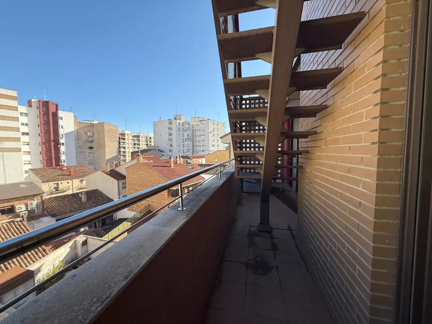 Terrasse von Dachboden zum Verkauf in Zaragoza mit Heizung, Parkett und Terrasse