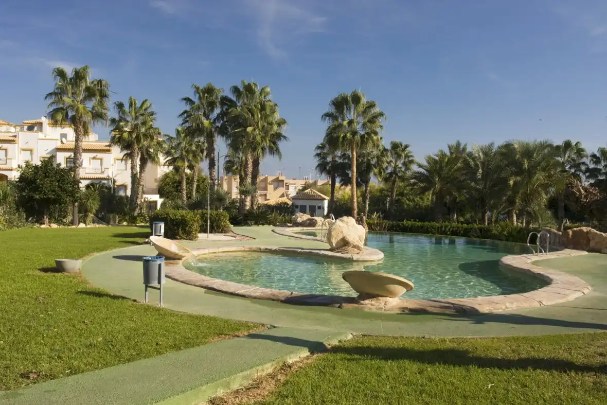Schwimmbecken von Wohnungen zum Verkauf in Santa Pola mit Heizung, Terrasse und Schwimmbad