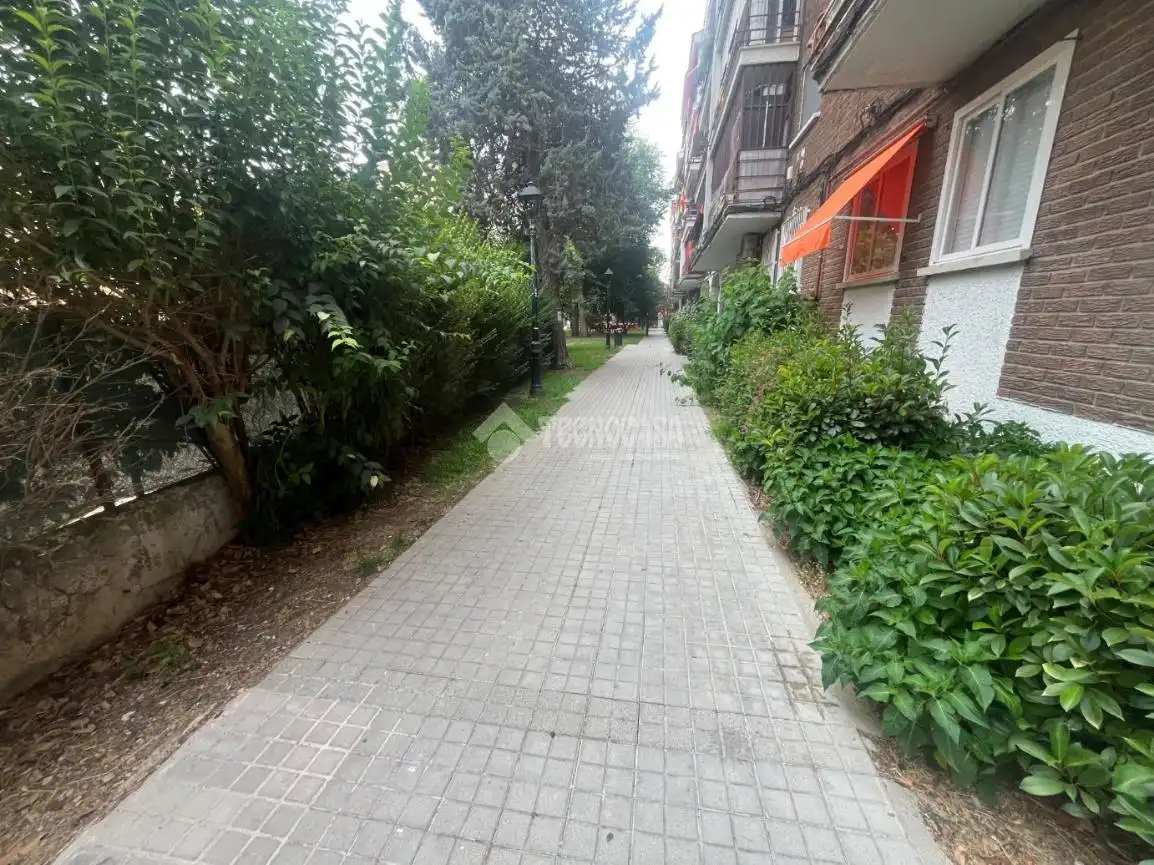 Vista exterior de Piso en venta en Humanes de Madrid con Calefacción, Terraza y Piscina comunitaria