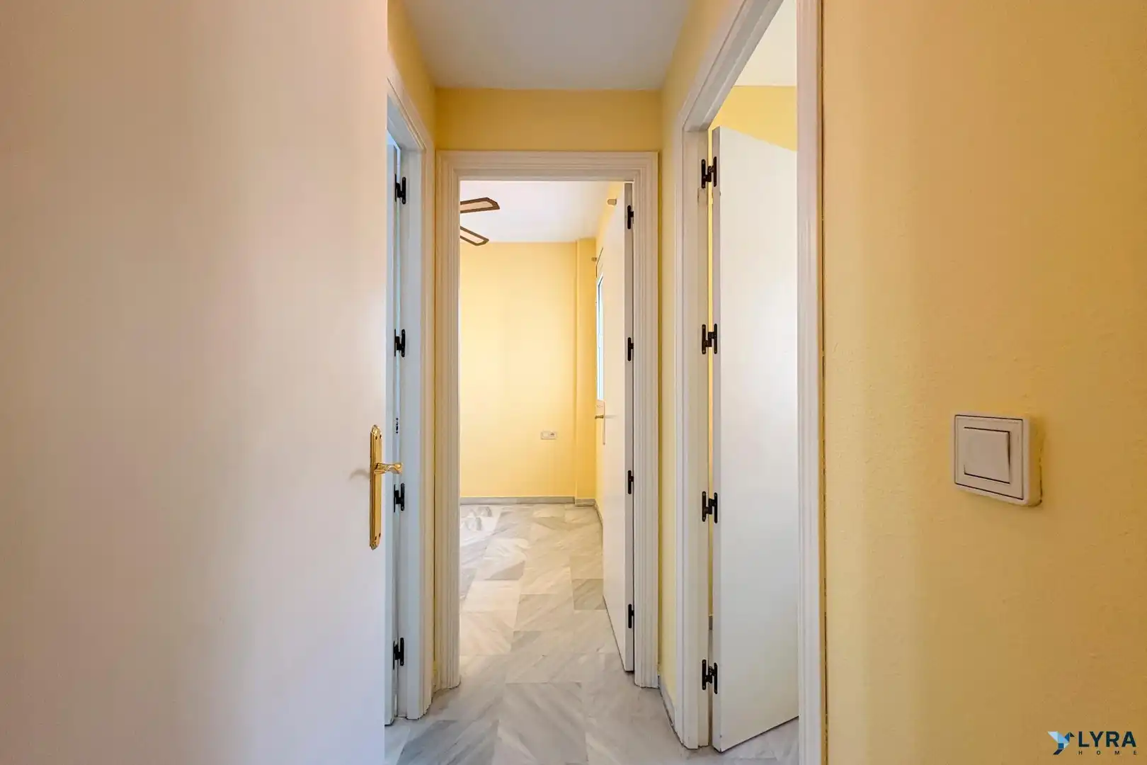 Flat for rent in Tomares  with Balcony and Community pool