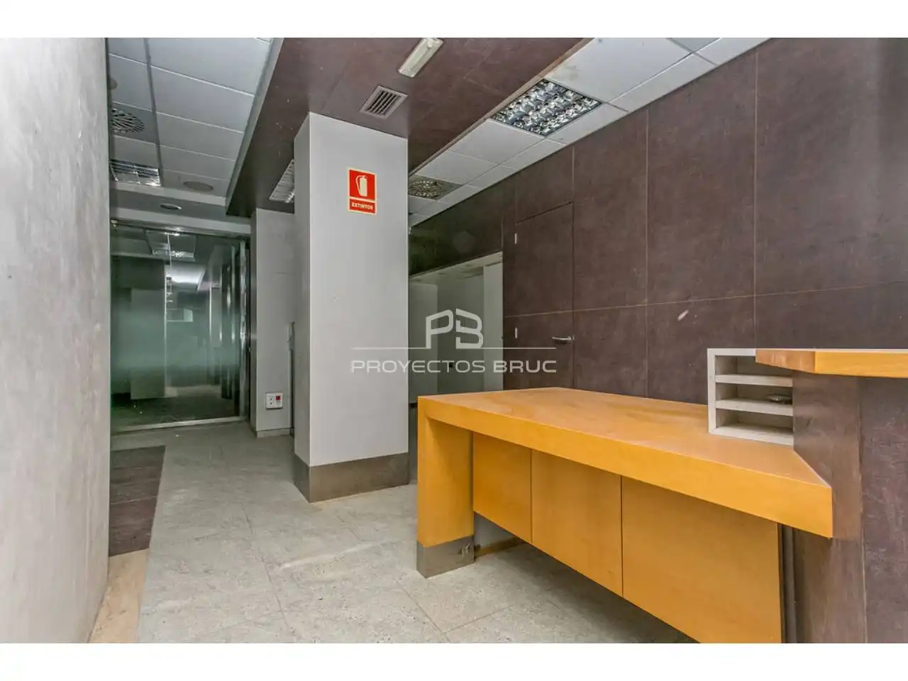 Business premises for sale in Calle Mosén Jacinto Verdaguer, imagen 9