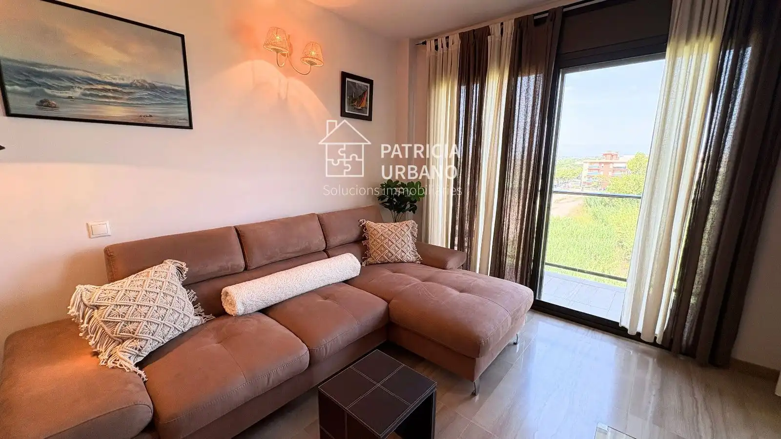 Living room of Flat for sale in Cambrils  with Air Conditioner, Heating and Parquet flooring
