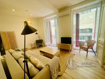Piso con balcón en venta en Calle de Moratín