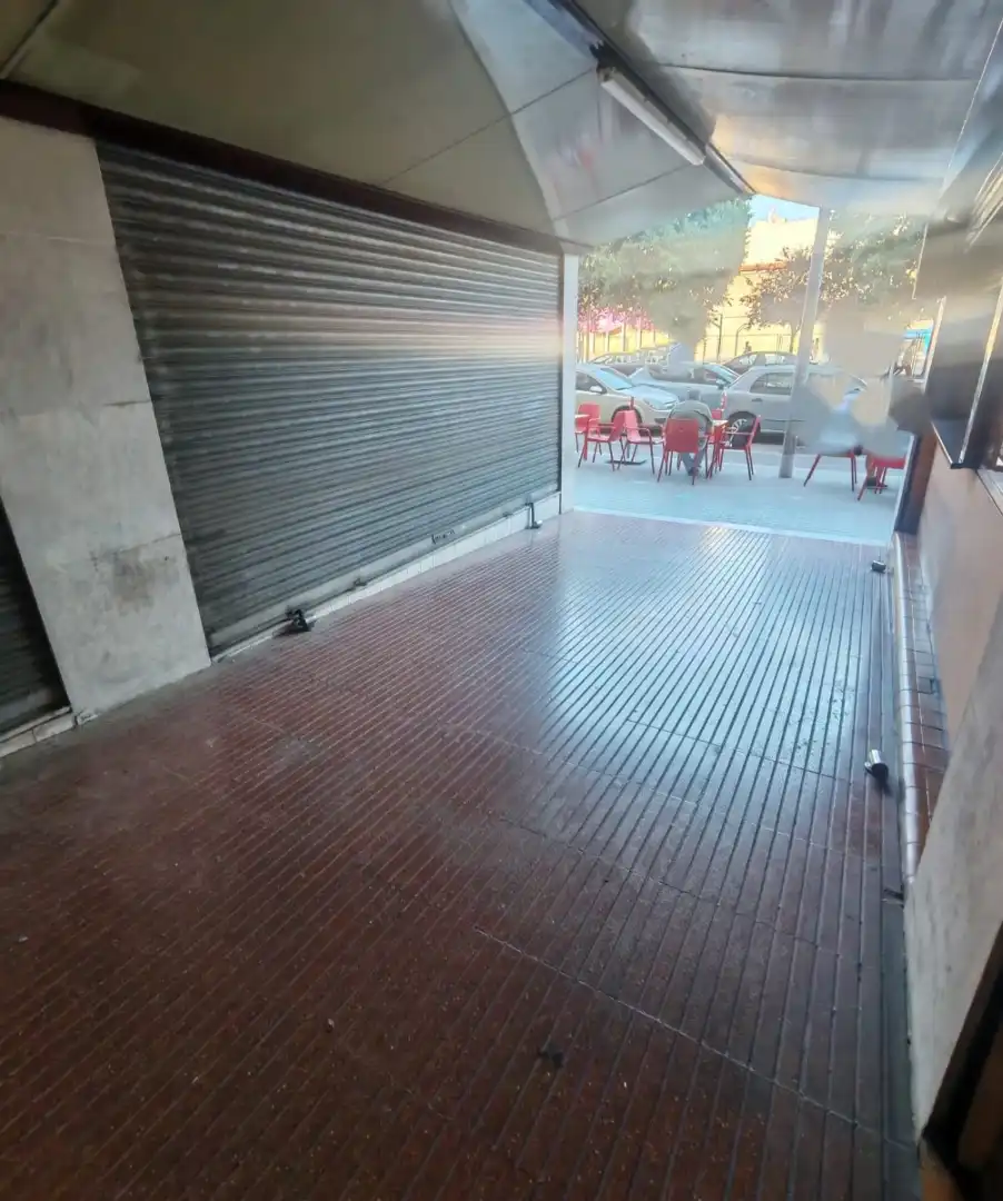 Business premises for transfer in Lledoner, imagen 13