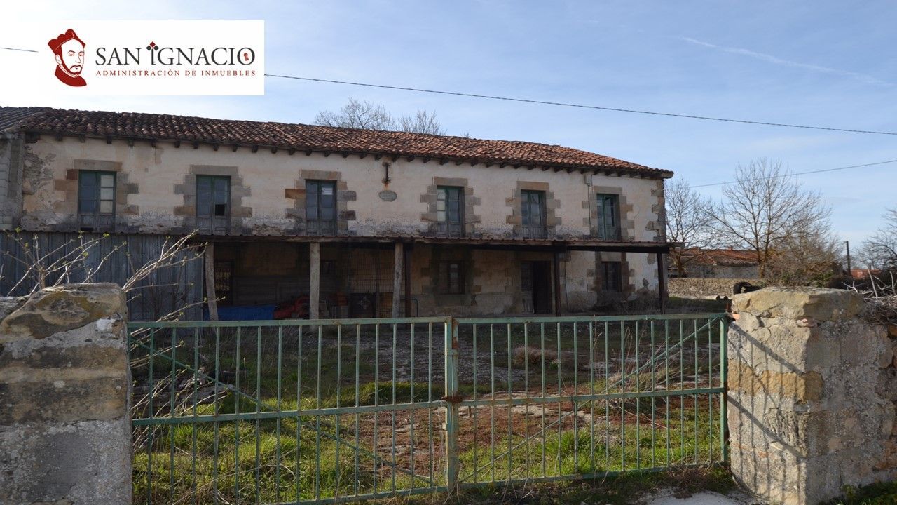 Exterior view of Country house for sale in Valle de Valdebezana
