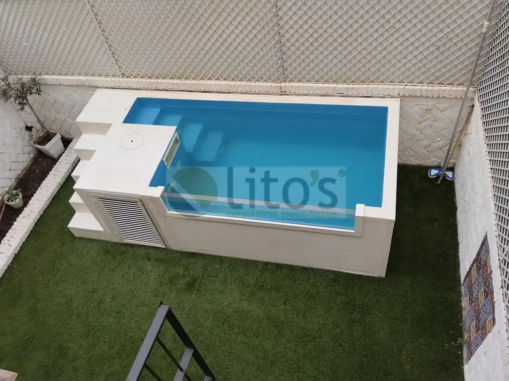 Swimming pool of Detached homes for sale in Dos Hermanas  with Private garden and Swimming Pool
