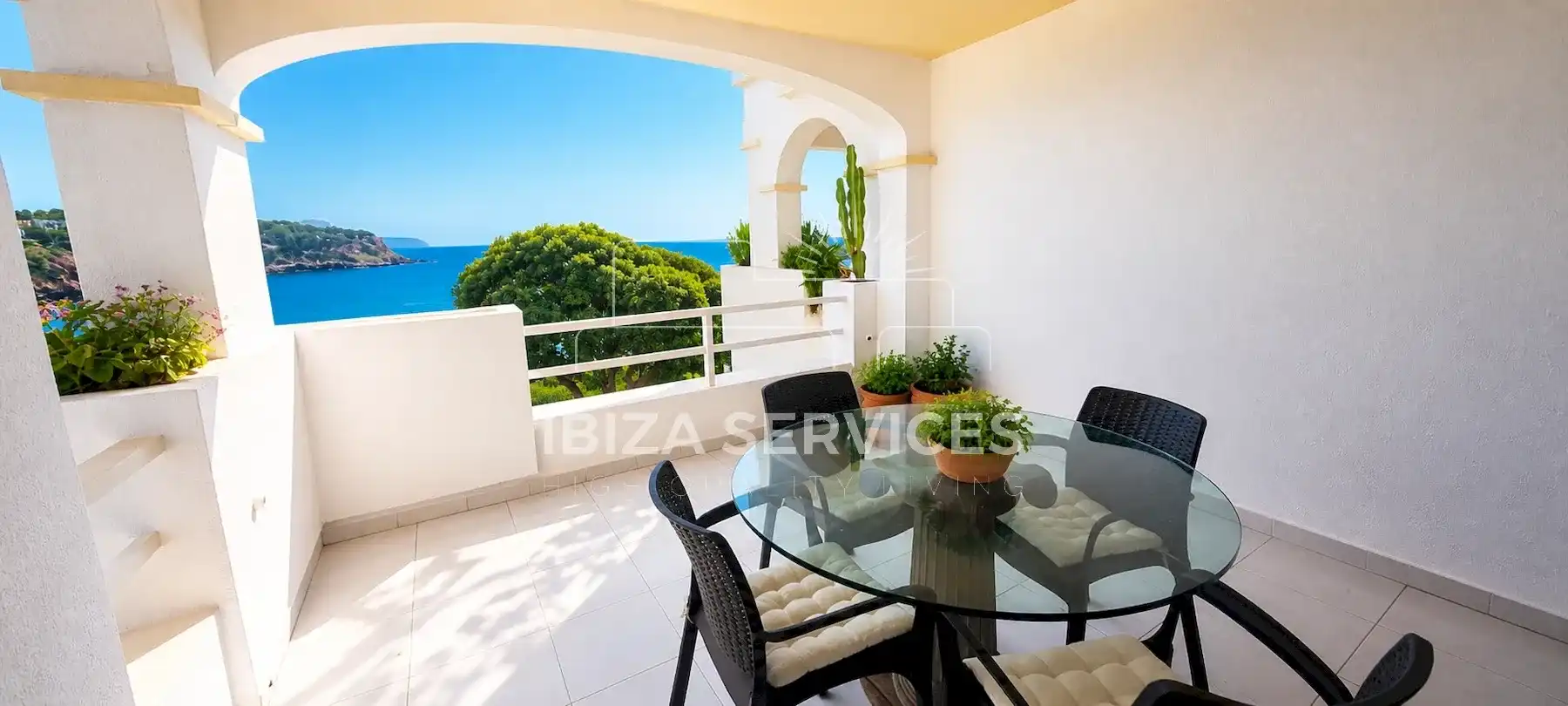 Terraza de Piso de alquiler en Santa Eulària des Riu con Aire acondicionado, Jardín privado y Piscina