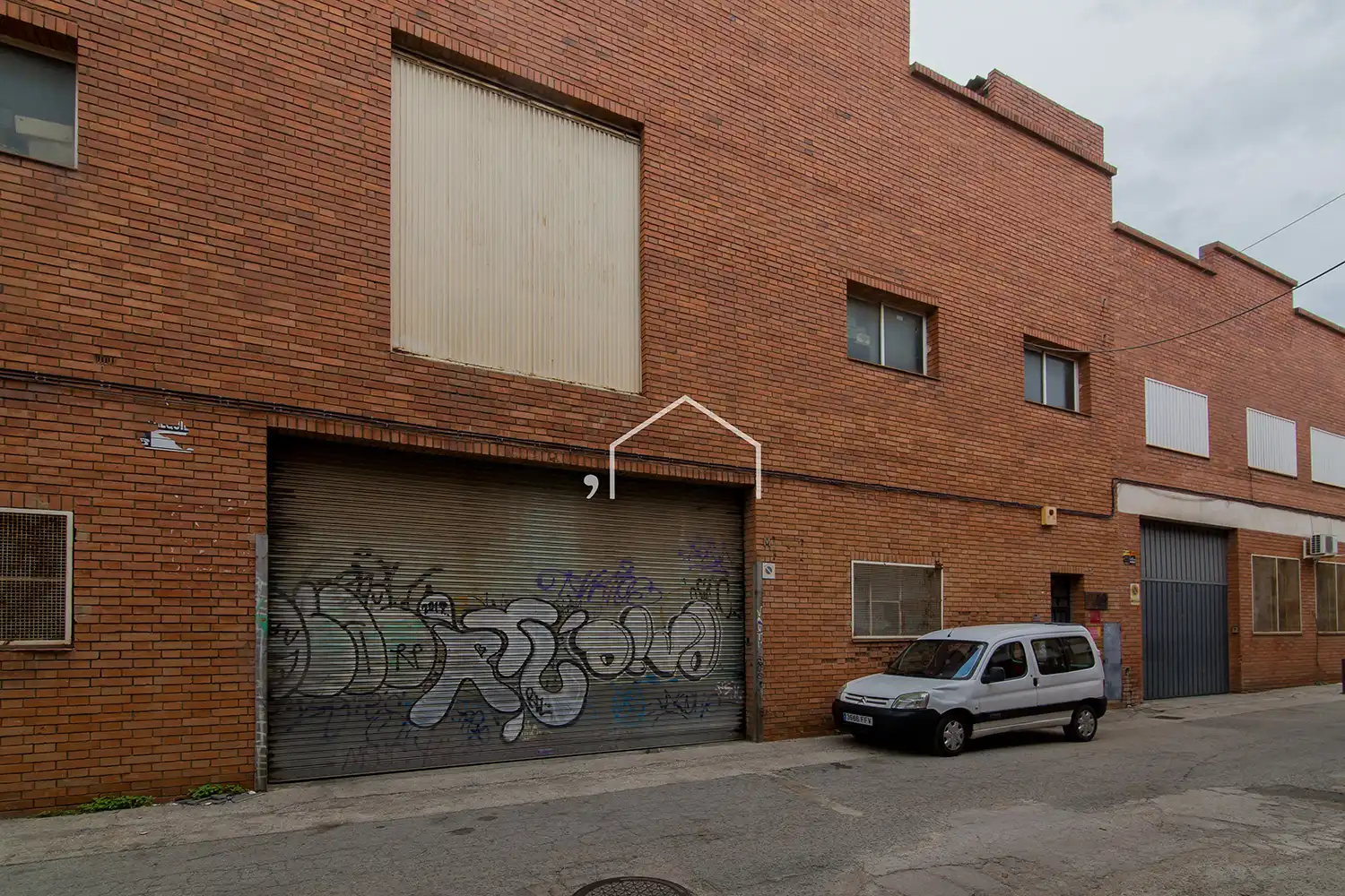 Exterior view of Industrial buildings for sale in Barcelona