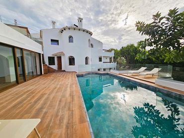 House with garden for sale in La Granadella  - Costa Nova