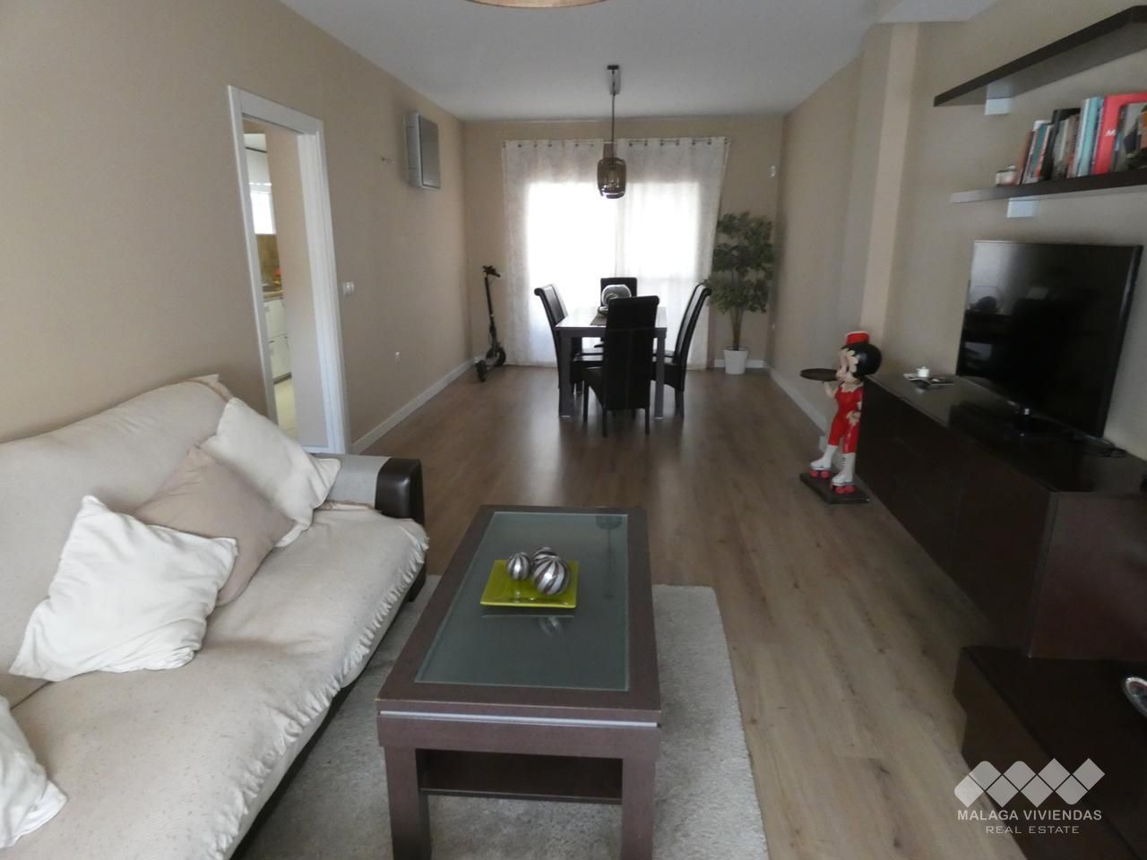 Sala d'estar de Casa adosada en venda en Alhaurín de la Torre amb Aire condicionat, Terrassa i Traster