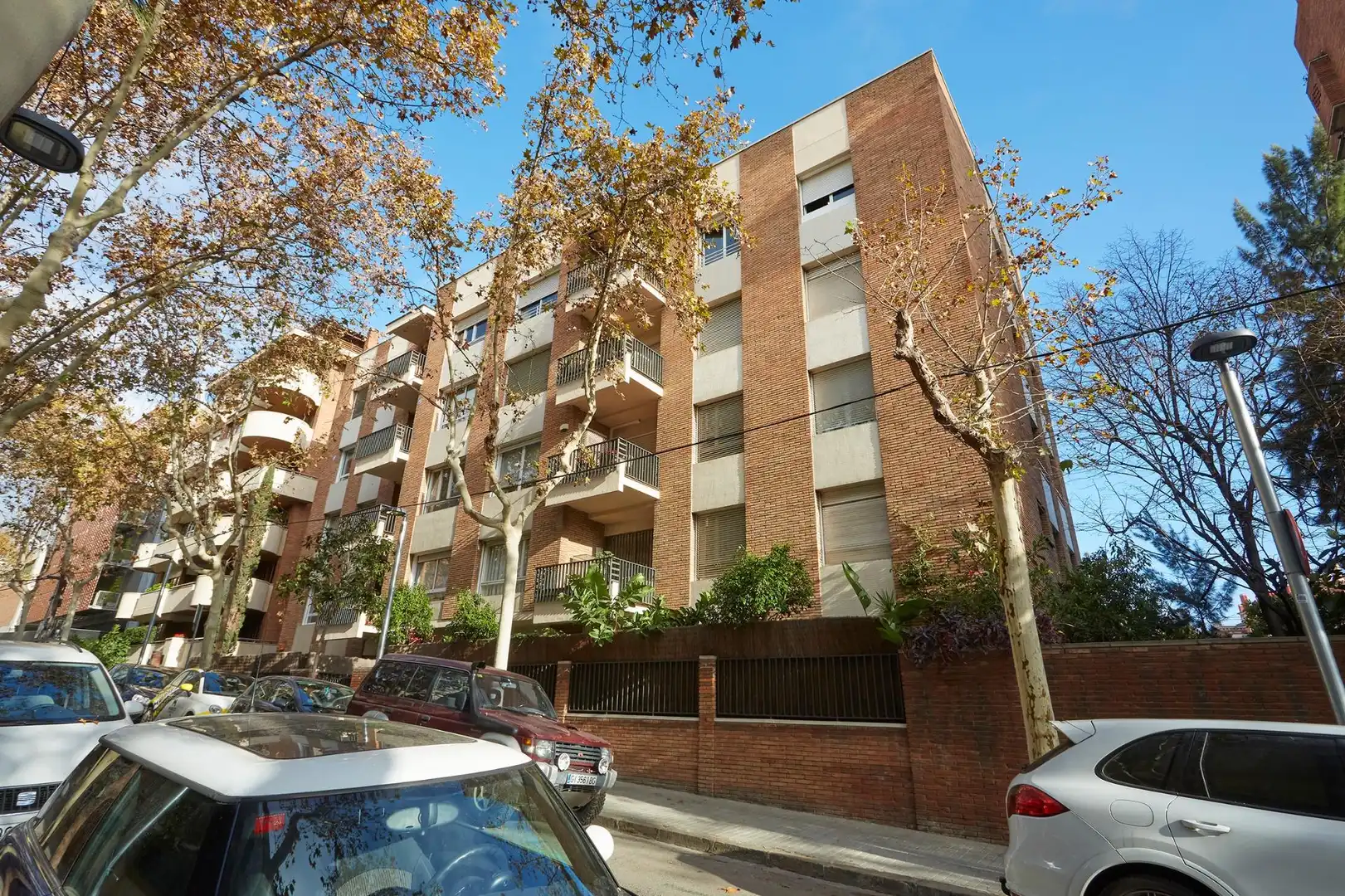 Außenansicht von Wohnung zur Miete in Barcelona mit Klimaanlage, Terrasse und Abstellraum
