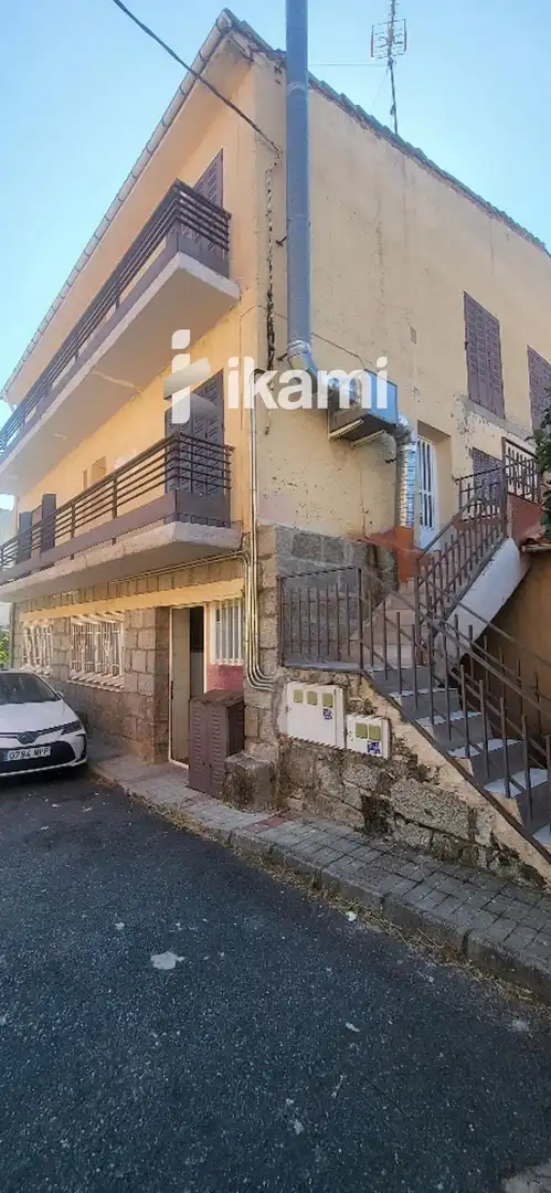 Exterior view of Buildings for sale in Peguerinos