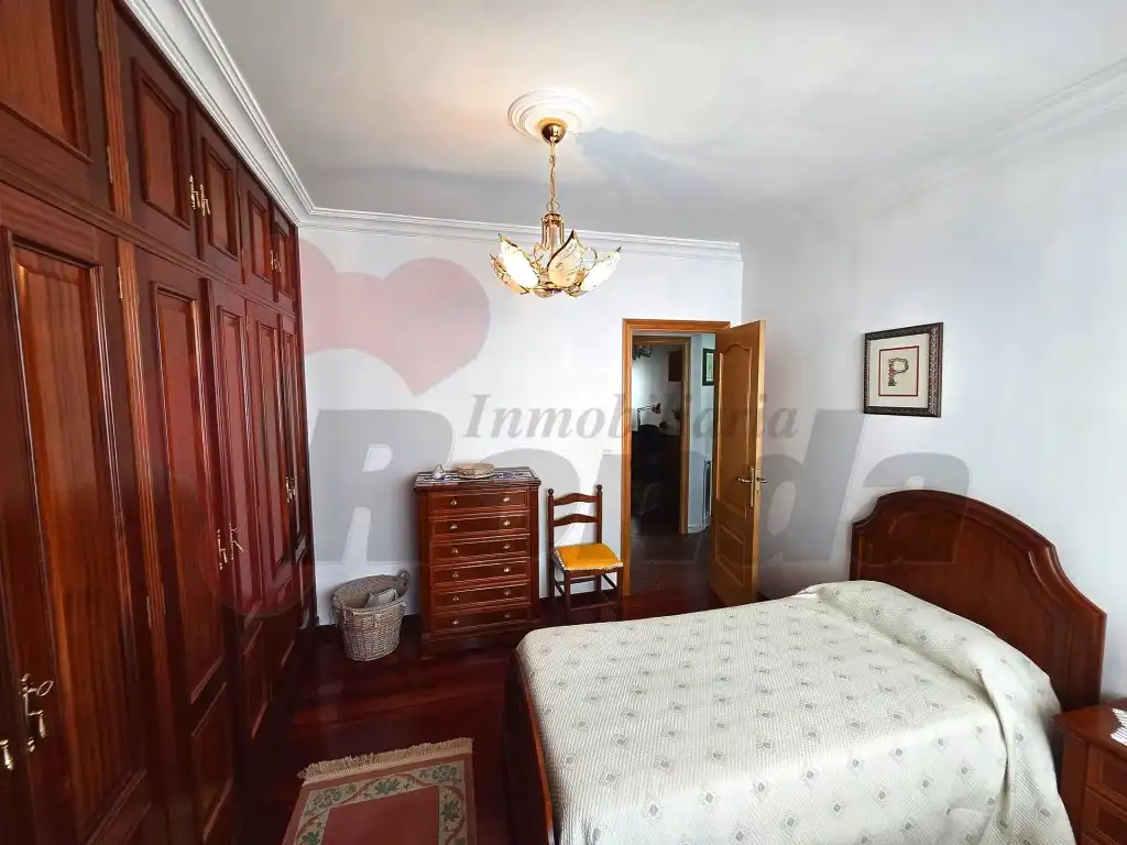 Bedroom of Flat for sale in Lugo