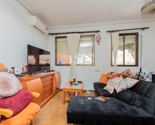 Living room of Flat for sale in  Madrid Capital