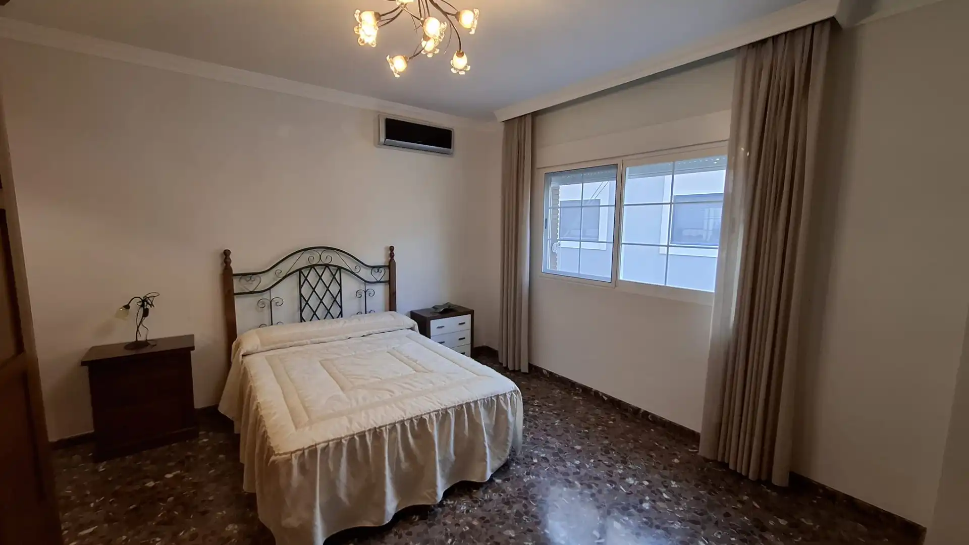 Dormitori de Casa o xalet en venda en Motril amb Aire condicionat, Terrassa i Traster