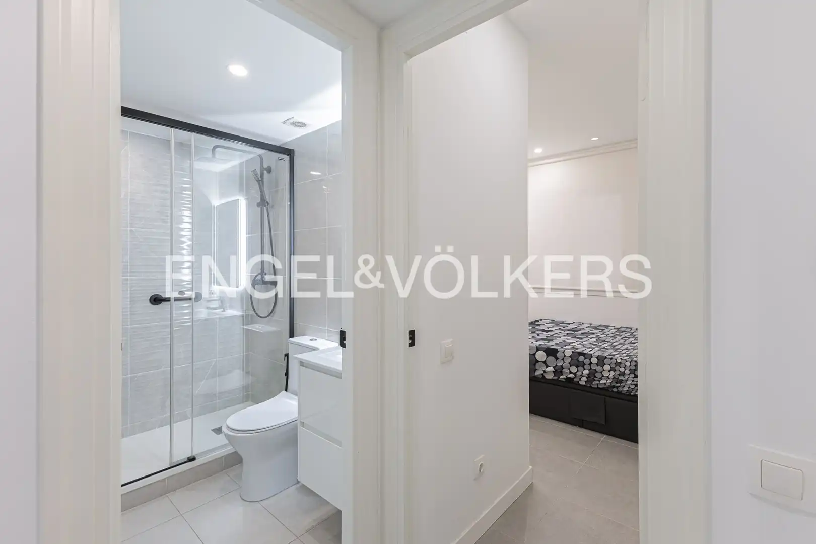 Bathroom of Flat for sale in Barcelona  with Air Conditioner, Heating and Terrace