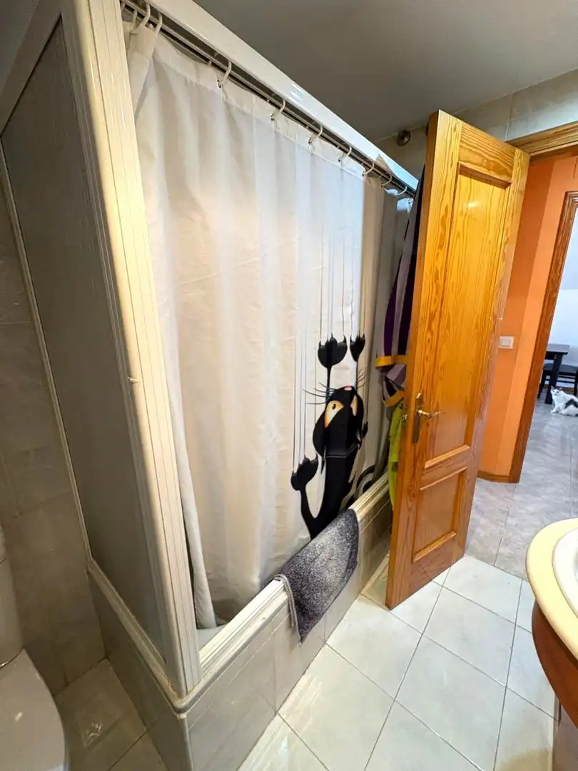 Bathroom of Flat for sale in Laguna de Duero  with Air Conditioner, Heating and Terrace