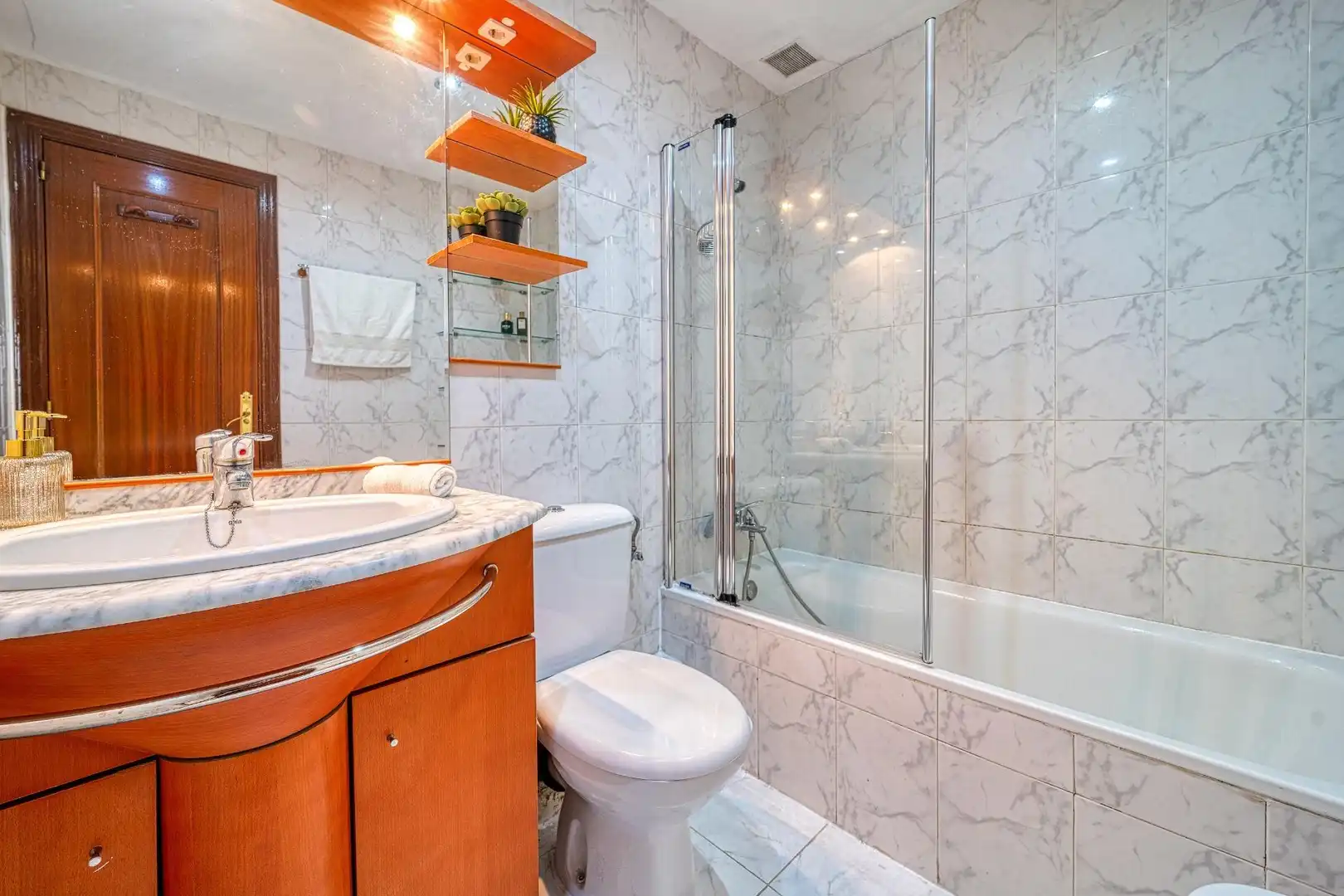 Baño de Dúplex en venta en Azuqueca de Henares con Aire acondicionado y Calefacción