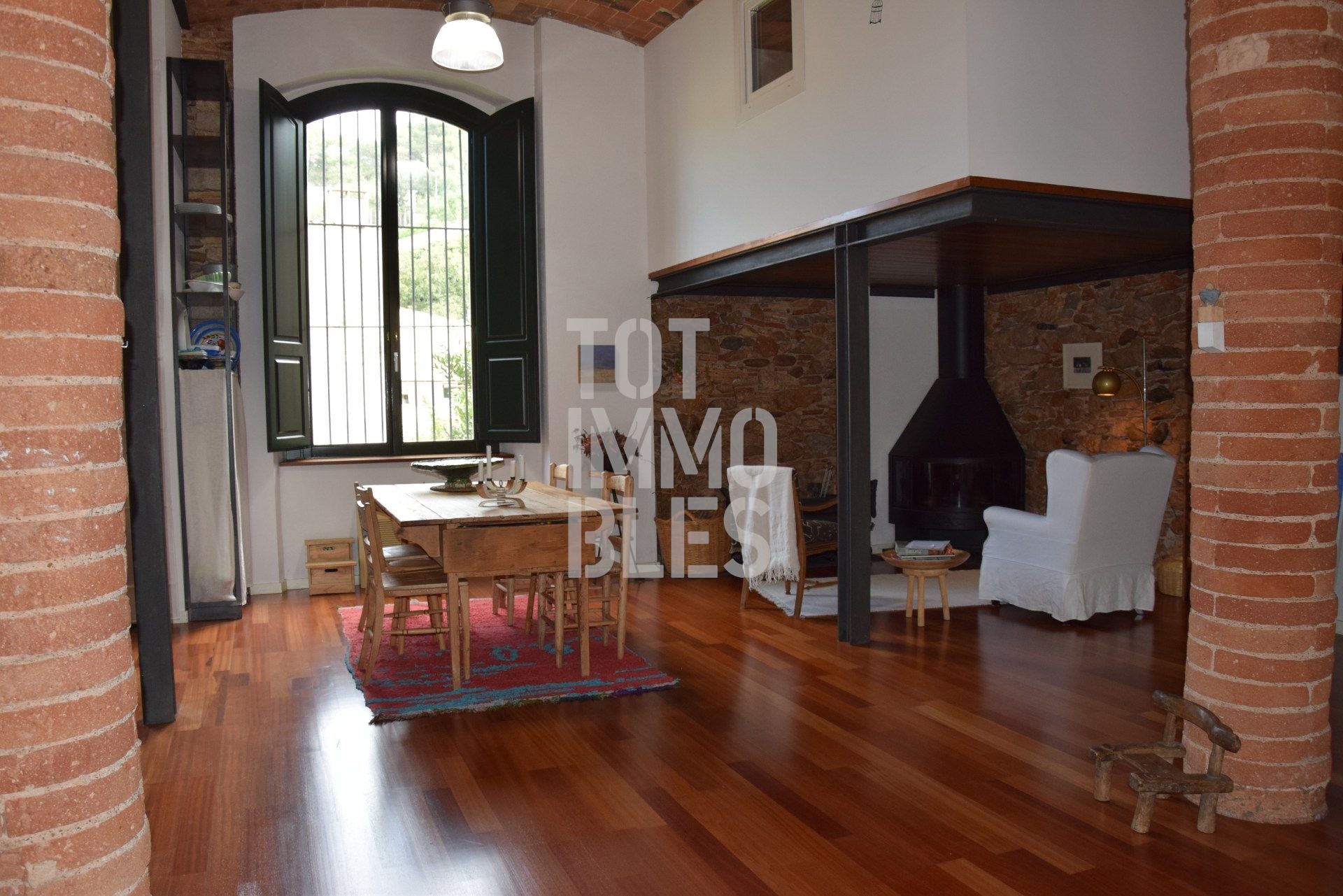 Sala d'estar de Estudi de lloguer en Girona Capital amb Aire condicionat i Calefacció