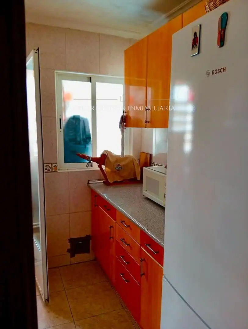 Kitchen of Flat for sale in Salamanca  with Heating, Parquet flooring and Washing machine