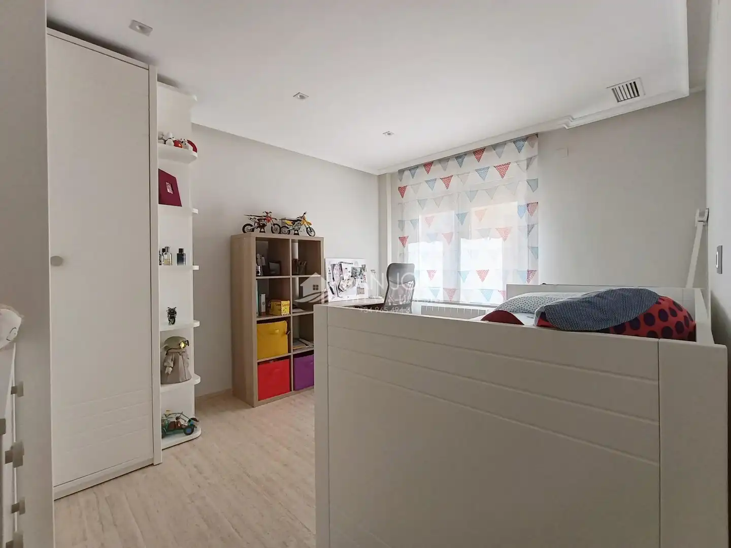 Habitación de Ático en venta en Novelda con Aire acondicionado, Calefacción y Balcón