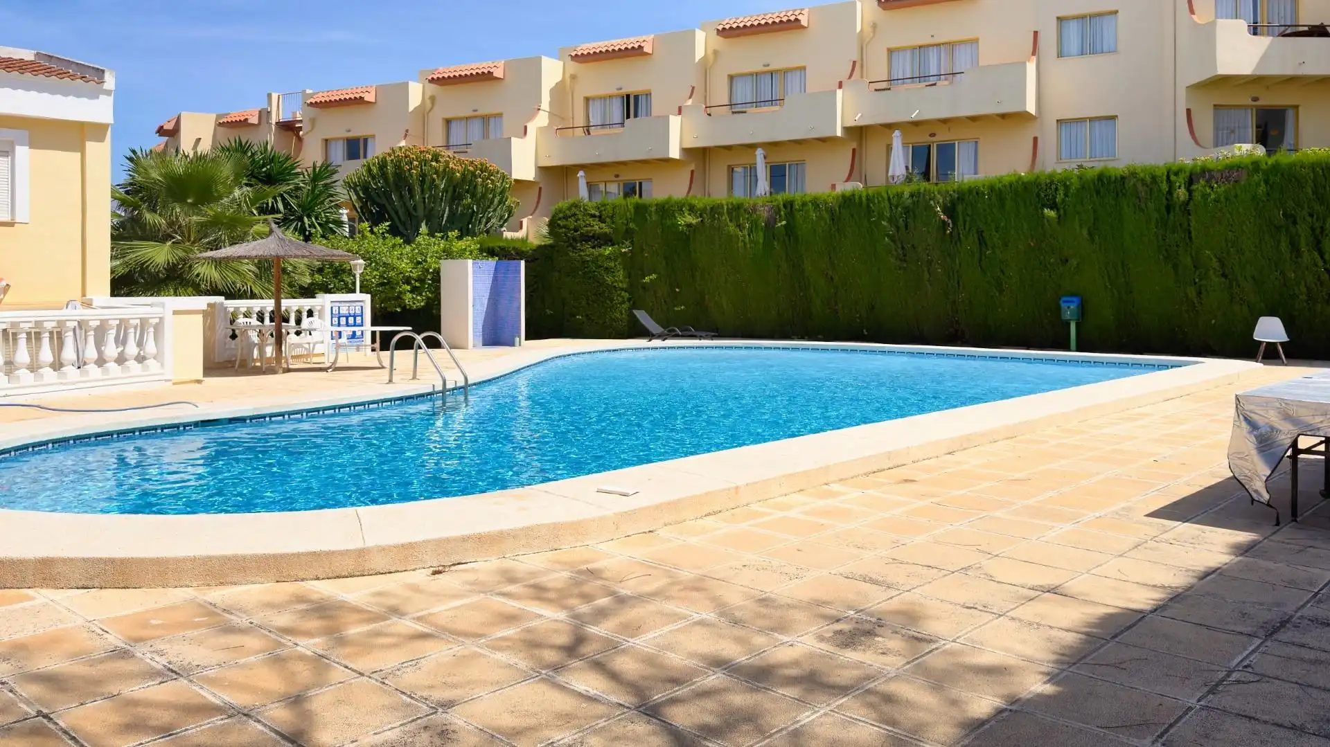 Swimming pool of Detached homes for sale in L'Alfàs del Pi  with Air Conditioner, Private garden and Terrace