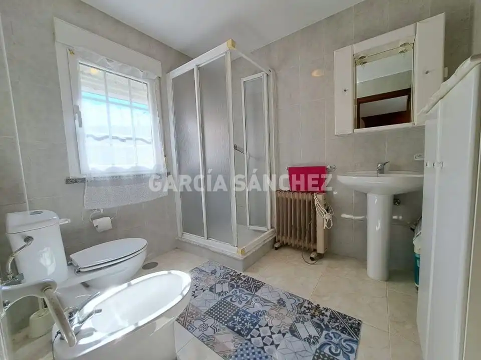 Bathroom of Houses for sale in Outes  with Furnished