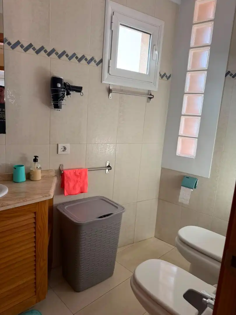 Baño de Casa adosada en venta en Santiago del Teide con Terraza, Amueblado y Piscina comunitaria