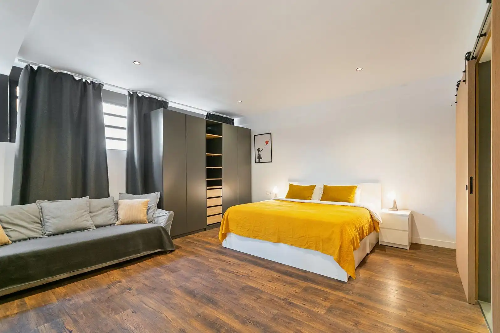 Schlafzimmer von Wohnungen zum Verkauf in Barcelona mit Klimaanlage, Privatgarten und Schwimmbad