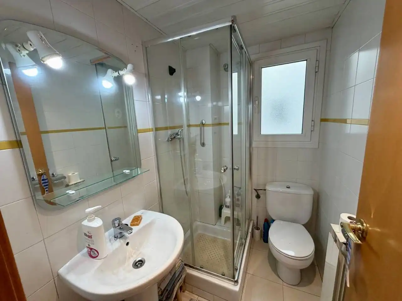 Bathroom of Flat for sale in Rubí  with Balcony