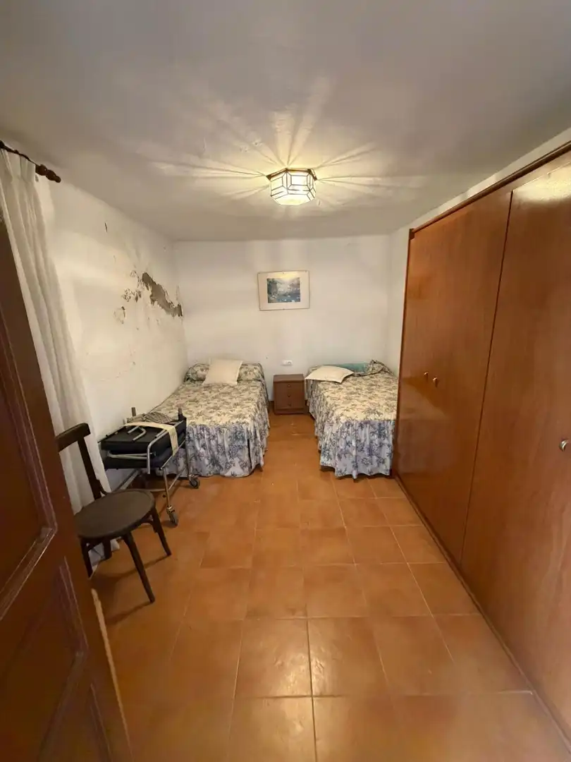 Dormitori de Finca rústica en venda en La Zubia amb Balcó