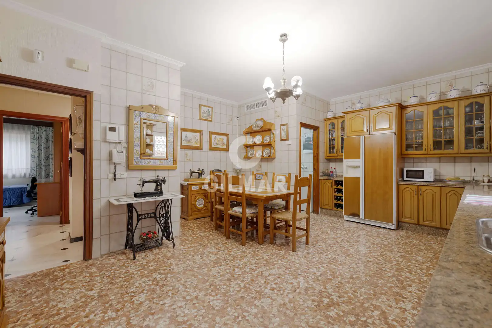 Cuina de Casa o xalet en venda en Sevilla amb Calefacció i Jardí privat