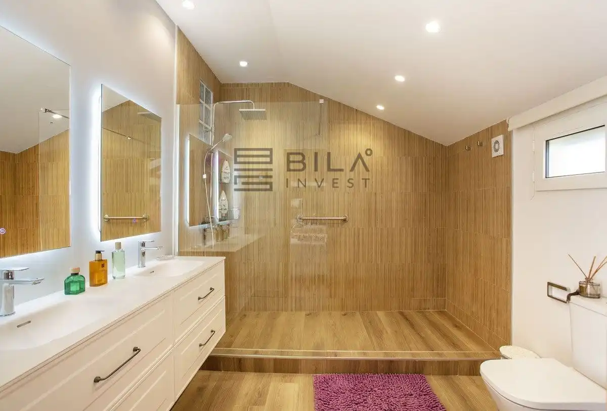 Detached homes for sale in de la Cañada, Rancho Domingo - La Hacienda