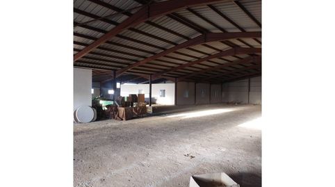 Venta de Nave Comercial en Picón, image 3