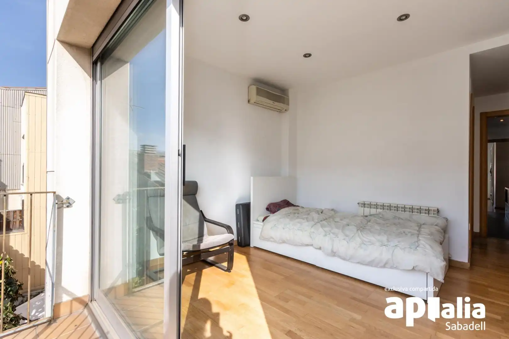 Bedroom of Houses for sale in Sabadell  with Air Conditioner, Heating and Parquet flooring