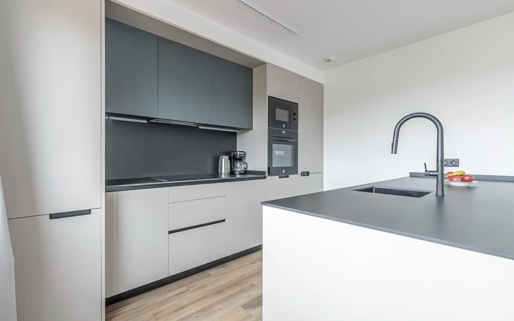 Cocina de Piso de alquiler en Sant Boi de Llobregat con Aire acondicionado, Calefacción y Jardín privado