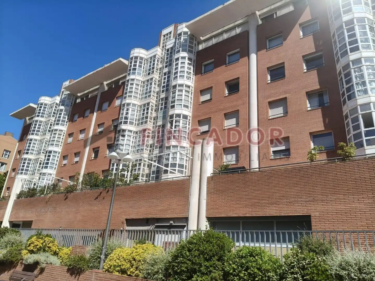 Vista exterior de Piso en venta en Barcelona con Calefacción y Parquet