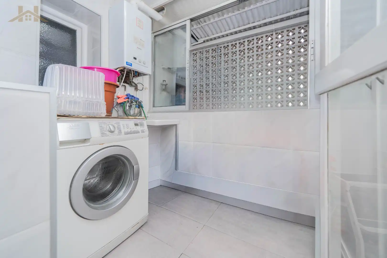 Badezimmer von Wohnung zum Verkauf in Majadahonda mit Klimaanlage, Heizung und Ofen