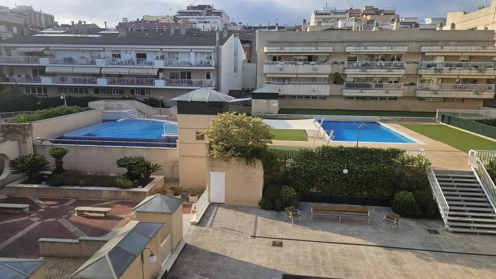 Piscina de Pis per a compartir en Sant Cugat del Vallès amb Aire condicionat, Terrassa i Moblat