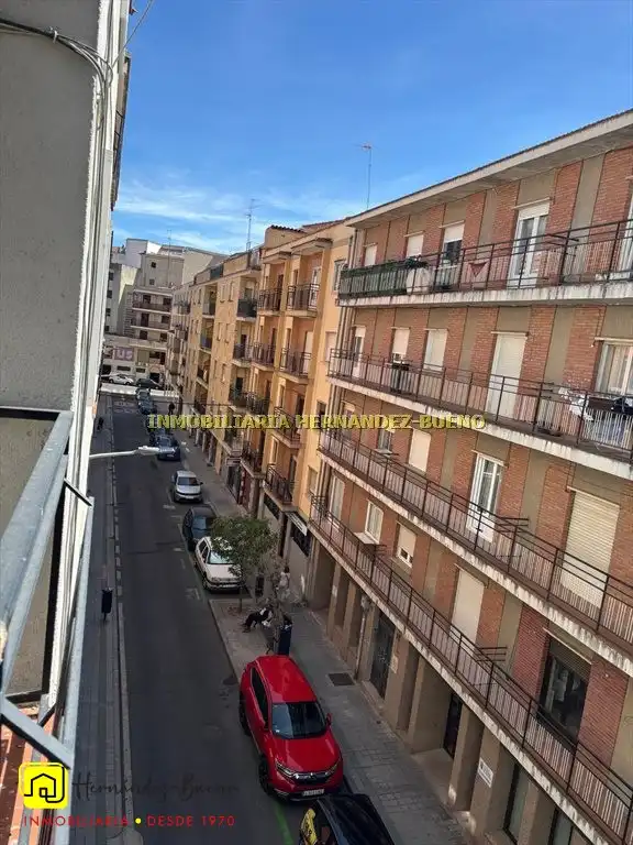 Vista exterior de Pis en venda en San Bernardo - Carmelitas - Campus