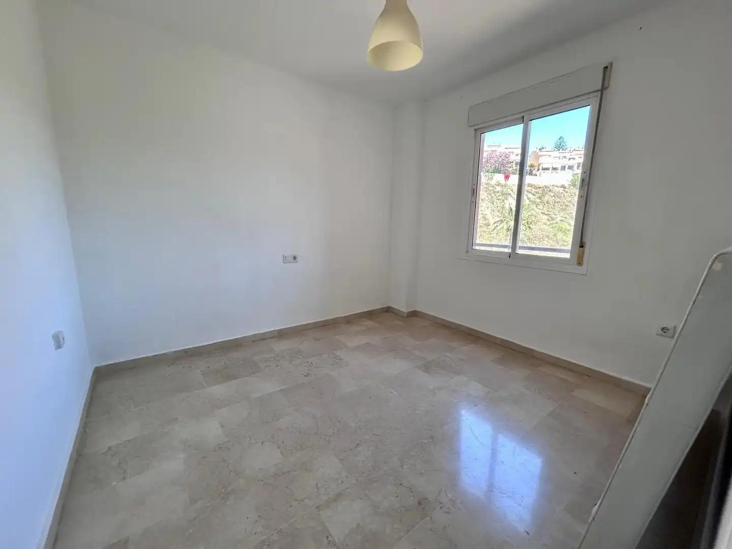 Dormitori de Pis en venda en Málaga amb Jardí privat, Terrassa i Piscina comunitària
