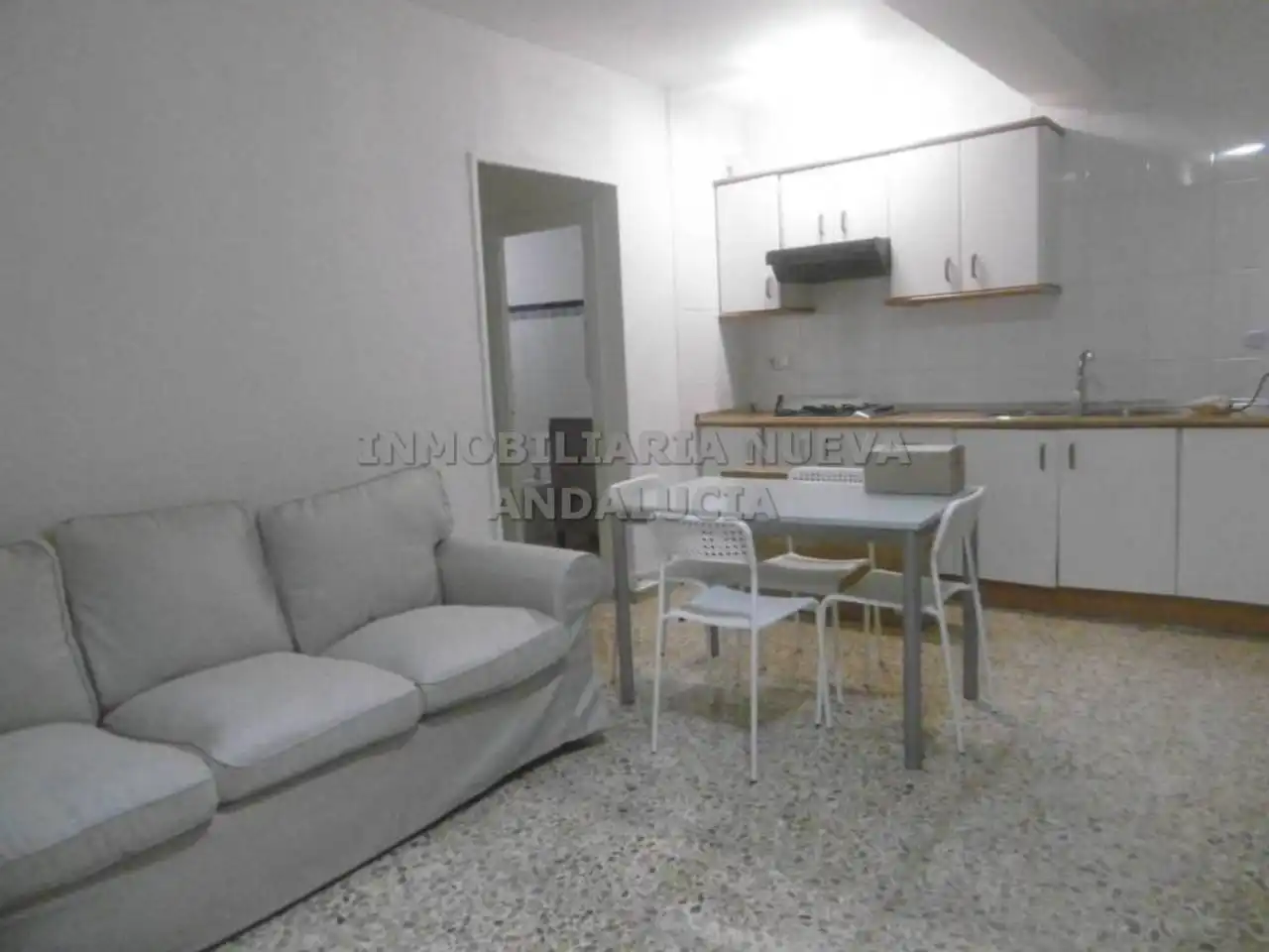 Habitación de Piso de alquiler en Almería con Terraza y Amueblado