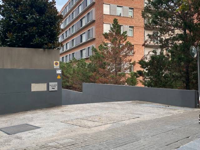 Garaje en Alquiler en Calle del Doctor Fleming, 25 en Les Tres Torres